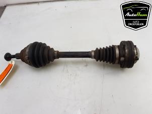 Used Front drive shaft, left Volkswagen Caddy III (2KA,2KH,2CA,2CH) 2.0 TDI DPF Price € 75,00 Margin scheme offered by AutoHam