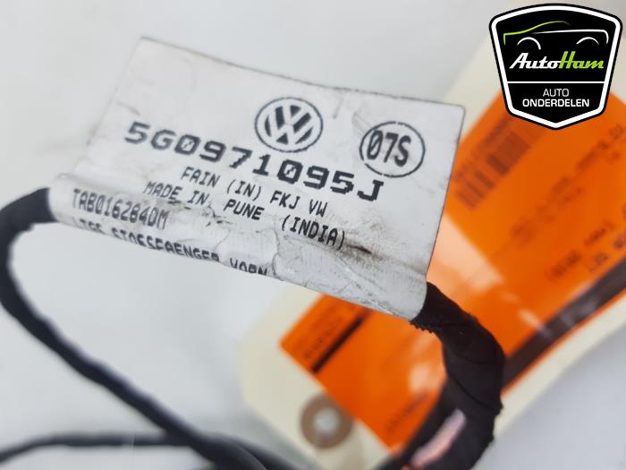 PDC Sensor Set from a Volkswagen Golf VII (AUA) 1.0 TSI 12V BlueMotion 2016