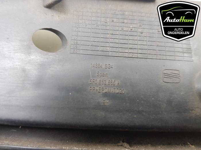 Element zderzaka prawy przód z Seat Leon (5FB) 1.6 TDI Ecomotive 16V 2014