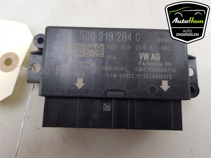 PDC Module from a Seat Leon (5FB) 1.6 TDI Ecomotive 16V 2014