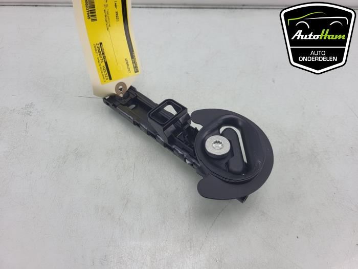 Seatbelt height adjuster