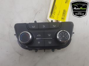 Begagnade Värmekontrollpanel Opel Zafira Tourer (P12) 2.0 CDTI 16V 130 Ecotec Pris € 50,00 Marginaltabell erbjuds av AutoHam