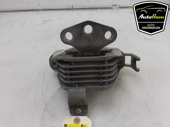 Used Engine mount Opel Zafira Tourer (P12) 2.0 CDTI 16V 130 Ecotec Price € 20,00 Margin scheme offered by AutoHam