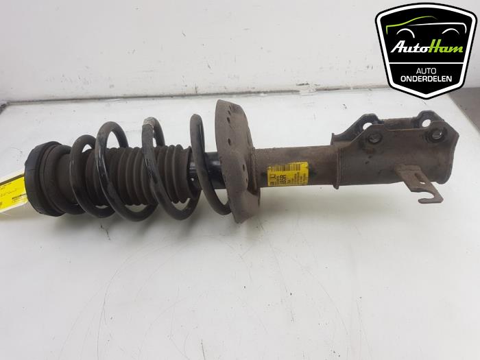 Fronts shock absorber, left from a Opel Zafira Tourer (P12) 2.0 CDTI 16V 130 Ecotec 2015