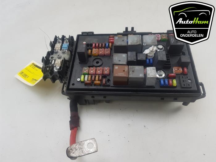 Caja de fusibles de un Opel Zafira Tourer (P12) 2.0 CDTI 16V 130 Ecotec 2015