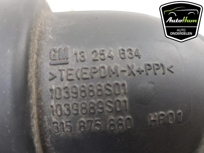 Air intake hose from a Opel Zafira Tourer (P12) 2.0 CDTI 16V 130 Ecotec 2015