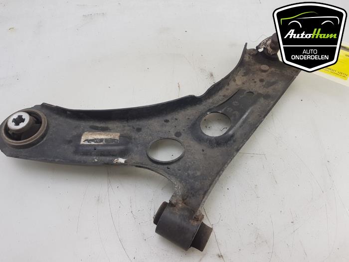 Front wishbone, left from a Opel Corsa F (UB/UH/UP) 1.2 Turbo 12V 100 2020