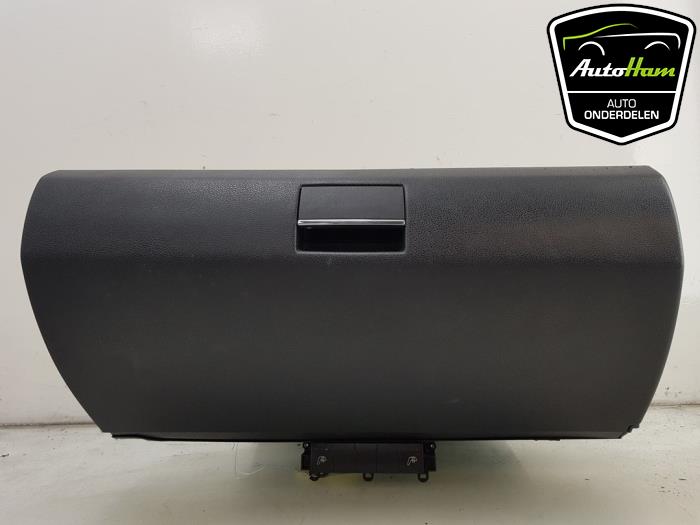 Begagnade Handskfack Mercedes A (W169) 1.7 A-170 5-Drs. Pris € 30,00 Marginaltabell erbjuds av AutoHam