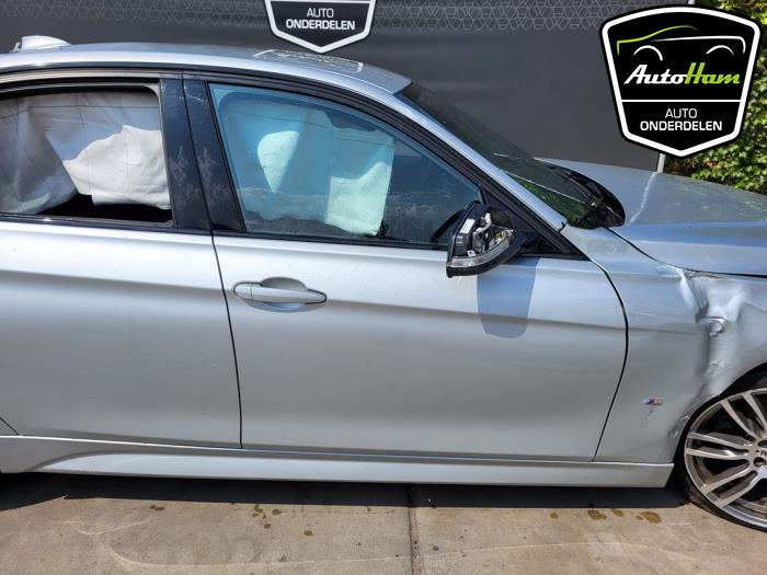 Drzwi prawe przednie wersja 4-drzwiowa z BMW 3 serie (F30) 330e 2017