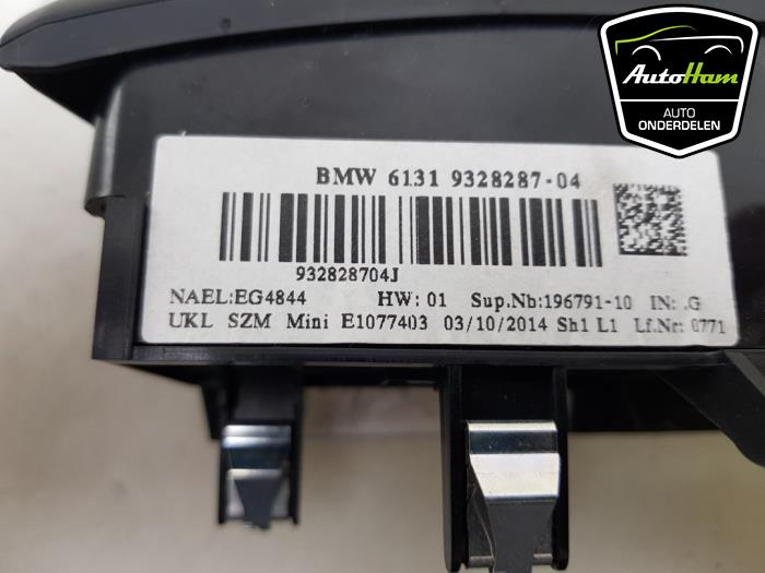 Start/Stopp Schalter van een MINI Mini (F55) 1.5 12V Cooper 2015