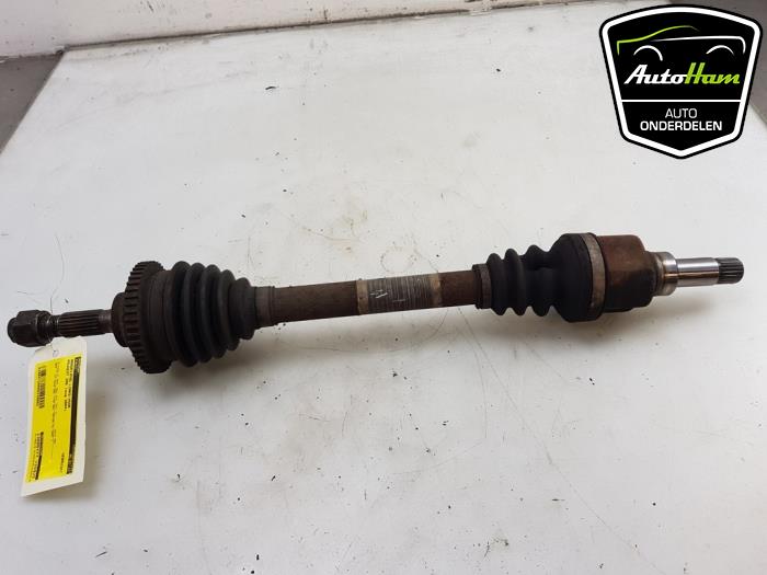 Front drive shaft, left from a Peugeot 206 (2A/C/H/J/S) 1.1 XN,XR 2004
