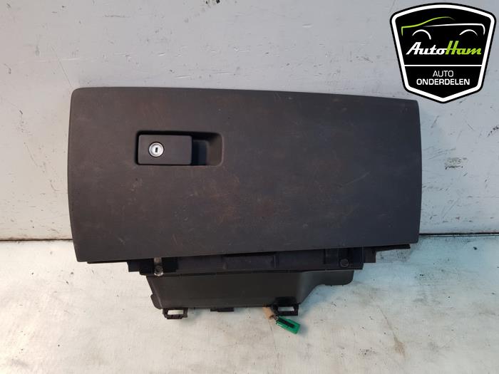 Begagnade Handskfack Volvo V70 (BW) 2.4 D 20V Pris € 50,00 Marginaltabell erbjuds av AutoHam