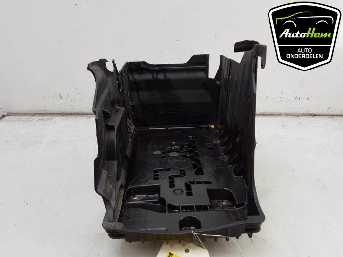 Begagnade Batterilåda Volvo V70 (BW) 2.4 D 20V Pris € 10,00 Marginaltabell erbjuds av AutoHam