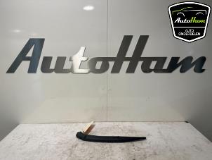 Used Rear wiper arm Peugeot 208 II (UB/UH/UP) 1.2 Vti 12V PureTech 75 Price € 18,15 Inclusive VAT offered by AutoHam