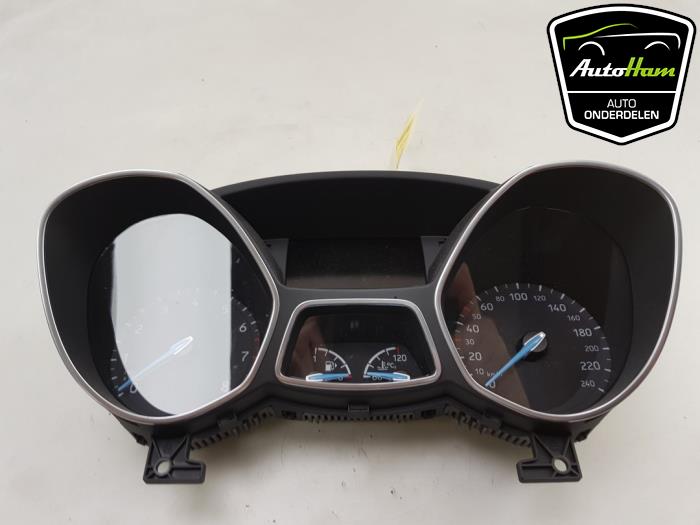 Instrument panel from a Ford Focus 3 1.0 Ti-VCT EcoBoost 12V 125 2015