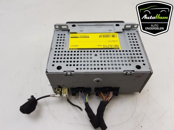 Radio CD player from a Ford Focus 3 1.0 Ti-VCT EcoBoost 12V 125 2015