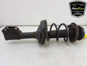 Used Front shock absorber, right Renault Twingo II (CN) 1.2 16V Price € 50,00 Margin scheme offered by AutoHam