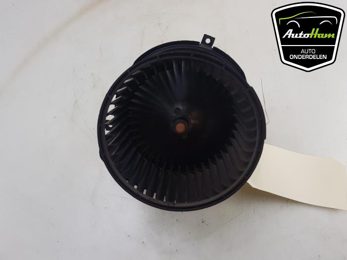 Heating and ventilation fan motor from a Dacia Sandero III 1.0 TCe 90 12V 2021