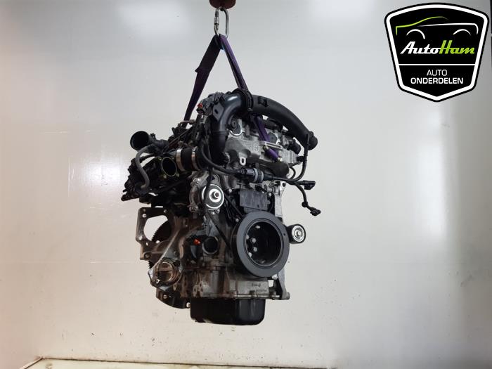 Engine from a Peugeot 2008 (UD/UK/UR/US/UX) 1.2 VTi 12V PureTech 100 2019