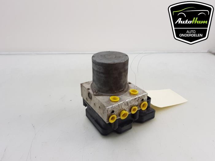 ABS pump from a Volkswagen Polo VI (AW1) 1.0 MPi 12V 2019