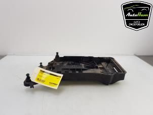 Used Battery box Volkswagen Polo VI (AW1) 1.0 MPi 12V Price € 15,00 Margin scheme offered by AutoHam