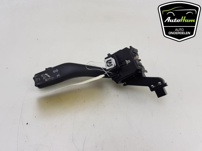 Indicator switch from a Seat Leon (1P1) 2.0 TDI 16V FR 2009