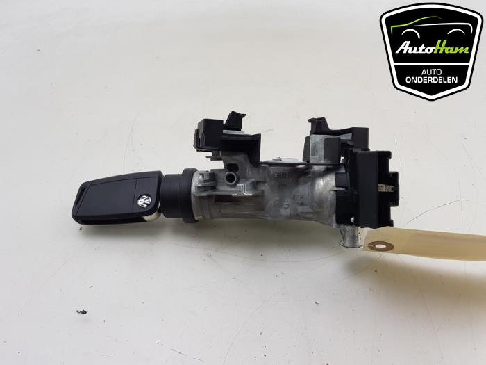 Ignition lock + key from a Volkswagen Polo VI (AW1) 1.0 MPi 12V 2019