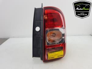Used Taillight, right Dacia Duster (HS) 1.2 TCE 16V Price € 50,00 Margin scheme offered by AutoHam
