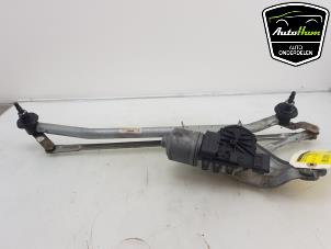 Used Wiper motor + mechanism Dacia Duster (HS) 1.2 TCE 16V Price € 50,00 Margin scheme offered by AutoHam