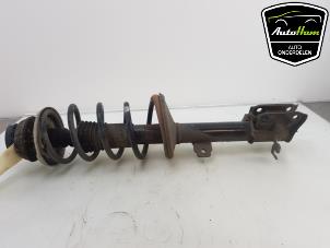 Used Front shock absorber, right Dacia Duster (HS) 1.2 TCE 16V Price € 75,00 Margin scheme offered by AutoHam