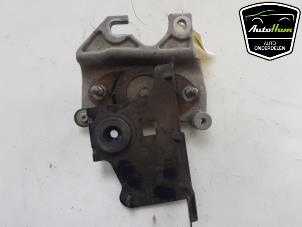 Used Gearbox mount Dacia Duster (HS) 1.2 TCE 16V Price € 25,00 Margin scheme offered by AutoHam