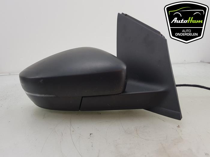 Wing mirror, right from a Volkswagen Polo V (6R) 1.2 12V 2010