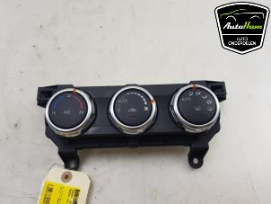 Używane Panel sterowania nagrzewnicy Mazda CX-3 1.5 Skyactiv D 105 16V Cena € 75,00 Procedura marży oferowane przez AutoHam