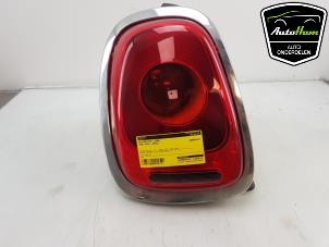 Usados Luz trasera izquierda Mini Mini (F55) 1.5 12V Cooper Precio € 75,00 Norma de margen ofrecido por AutoHam