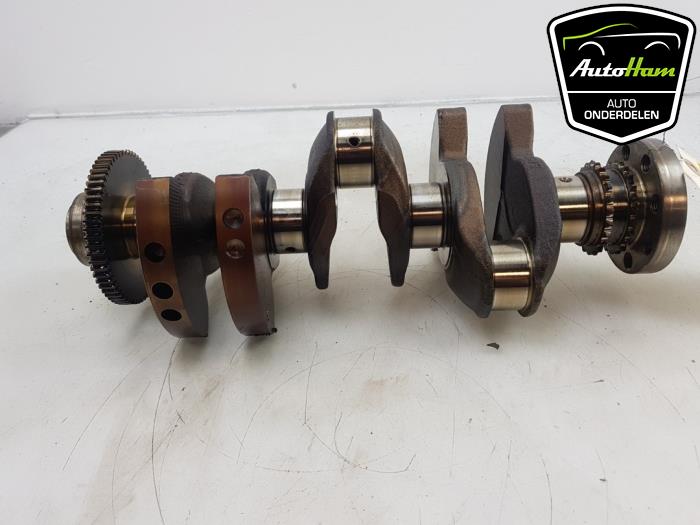 Crankshaft from a MINI Mini (F55) 1.5 12V Cooper 2015
