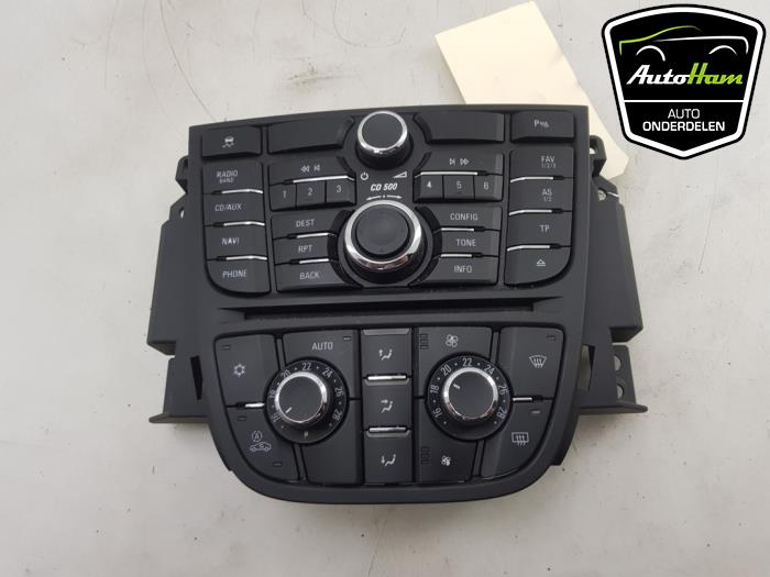 Używane Panel obslugi radia Opel Meriva (B) 1.4 Turbo 16V Ecotec Cena € 50,00 Procedura marży oferowane przez AutoHam