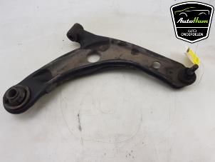 Used Front wishbone, right Toyota Yaris III (P13) 1.4 D-4D-F Price € 50,00 Margin scheme offered by AutoHam