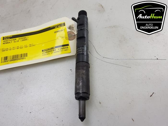Injector (diesel) from a Renault Clio II (BB/CB) 1.5 dCi 80 2005