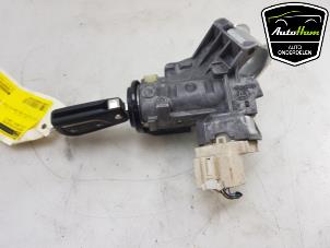 Used Ignition lock + key Toyota Yaris III (P13) 1.4 D-4D-F Price € 50,00 Margin scheme offered by AutoHam
