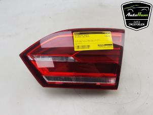Used Taillight, right Volkswagen Jetta IV (162/16A) 1.4 TSI Hybrid 16V Price € 95,00 Margin scheme offered by AutoHam