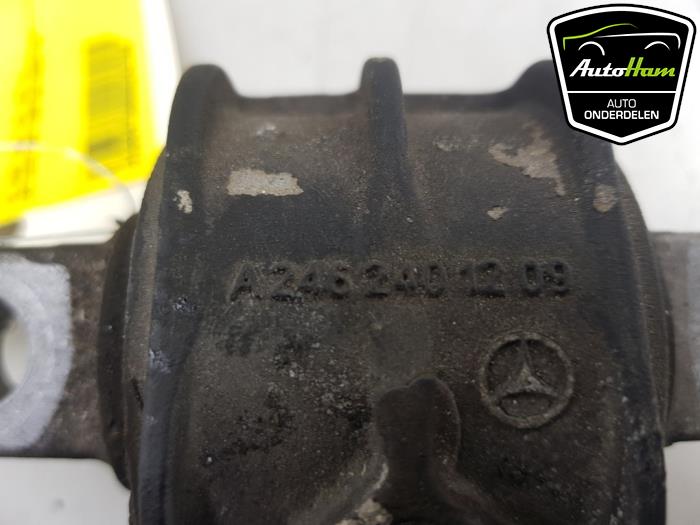 Gearbox mount from a Mercedes-Benz A (W176) 1.6 A-180 16V 2013
