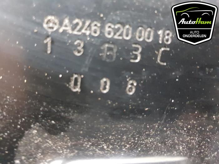 Boîtier de batterie d'un Mercedes-Benz A (W176) 1.6 A-180 16V 2013