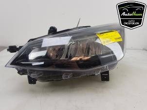 Used Headlight, left Seat Arona (KJX) 1.0 TSI 12V Price on request offered by AutoHam