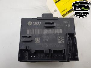 Używane Modul centralnego zamka Audi A5 Cabrio (8F7) 1.8 TFSI 16V Cena € 30,00 Procedura marży oferowane przez AutoHam