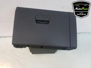 Usagé Boîte à gants Dacia Sandero III 1.0 TCe 90 12V Prix € 50,00 Règlement à la marge proposé par AutoHam