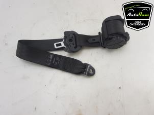 Used Rear seatbelt, left Hyundai iX20 (JC) 1.4i 16V Price € 30,00 Margin scheme offered by AutoHam