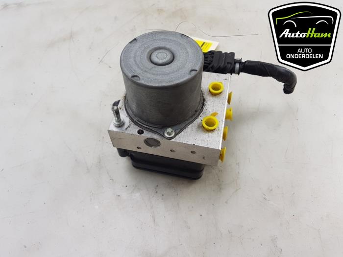Used ABS pump Mazda CX-3 (DJ/DK) 1.5 Skyactiv D 105 16V Price € 125,00 Margin scheme offered by AutoHam