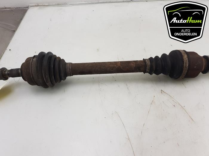 Front drive shaft, right from a Peugeot 3008 I (0U/HU) 1.6 16V THP 150 2010