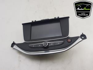 Usados Controlador de pantalla multimedia Opel Astra K 1.6 CDTI 110 16V Precio € 145,00 Norma de margen ofrecido por AutoHam