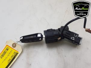 Used Ignition lock + key Opel Corsa F (UB/UH/UP) 1.2 12V 75 Price € 25,00 Margin scheme offered by AutoHam